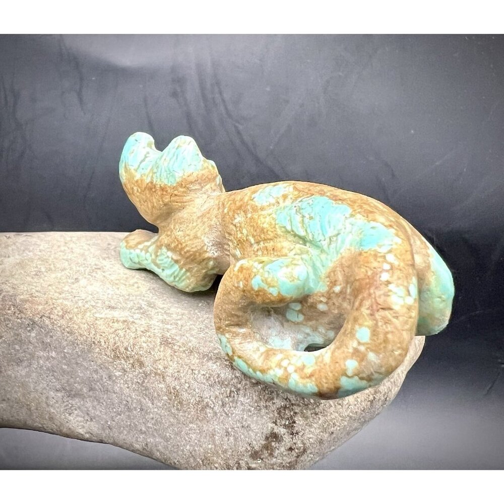 ZUNI FETISH Carved Turquoise Mountain Lion by Josh Mecale NATIVE AMERICAN - Picture 5 of 10